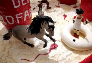 Les figurines utilisées par Chet Arpius lui permettent d'explorer la notion de changement d'échelle.